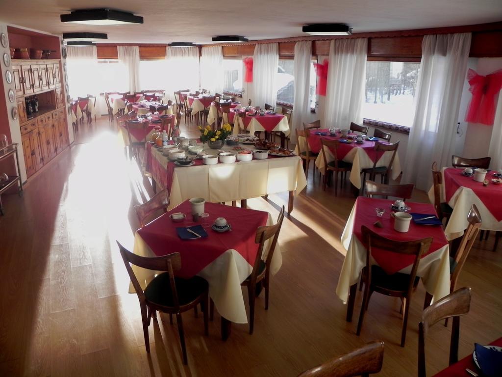 Hotel Nuovo Pecetto Macugnaga Eksteriør billede